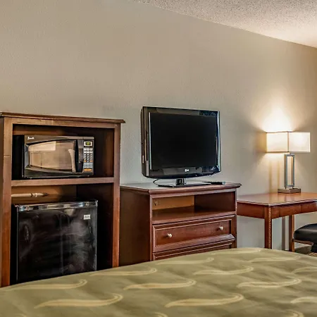 Quality Inn Bucyrus North Exterior photo